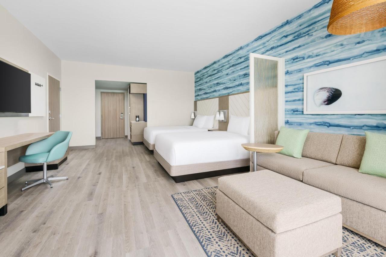 Hyatt Place Panama City Beach - Beachfront Exterior photo A room at the Hilton San Diego Bayfront