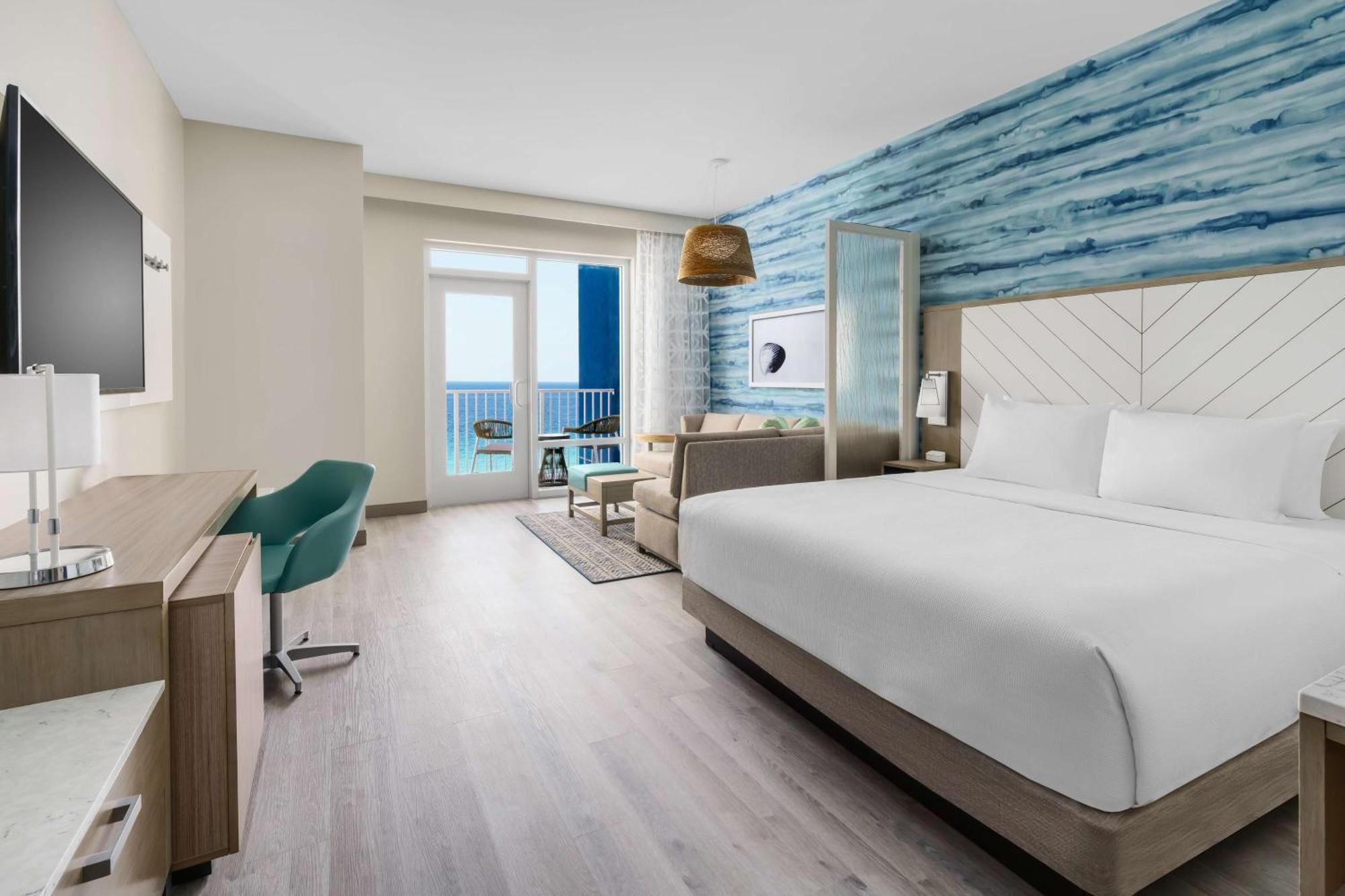 Hyatt Place Panama City Beach - Beachfront Exterior photo A room at the Hilton Daytona Beach Oceanfront