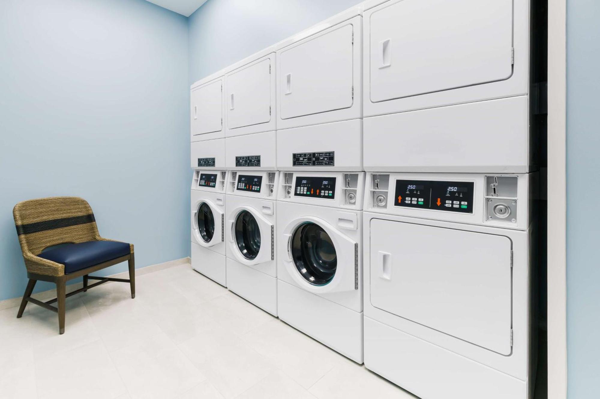 Hyatt Place Panama City Beach - Beachfront Exterior photo Commercial laundry room